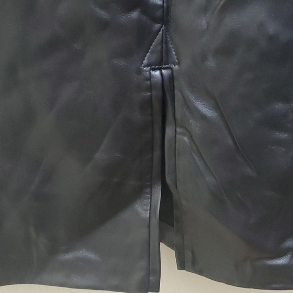 ZARA - FAUX LEATHER BLACK SKIRT - Picture 5 of 10
